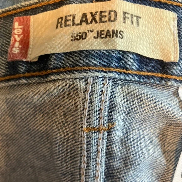 Size W42 L32 Men’s Relaxed Fit 550 Levi Jeans Worn  just a few times!!! - Picture 4 of 8